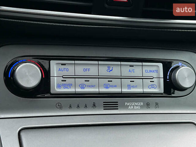 Серый Хендай Kona, объемом двигателя 0 л и пробегом 164 тыс. км за 16999 $, фото 14 на Automoto.ua