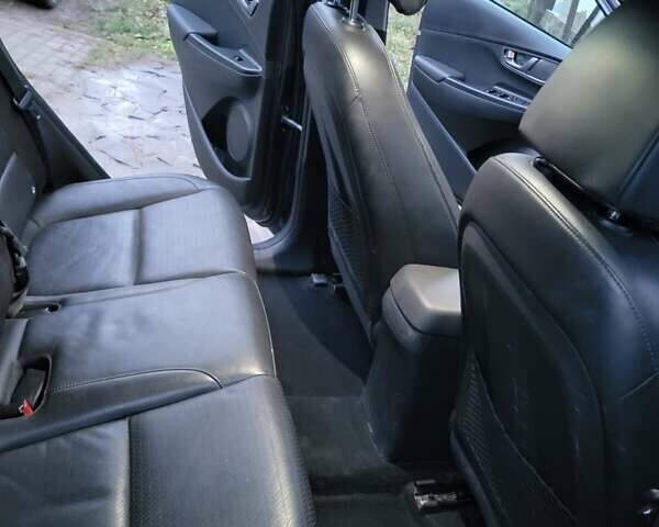 Серый Хендай Kona, объемом двигателя 0 л и пробегом 194 тыс. км за 15800 $, фото 12 на Automoto.ua