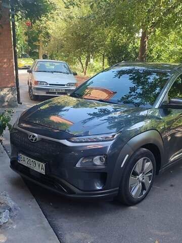 Серый Хендай Kona, объемом двигателя 0 л и пробегом 105 тыс. км за 17999 $, фото 10 на Automoto.ua