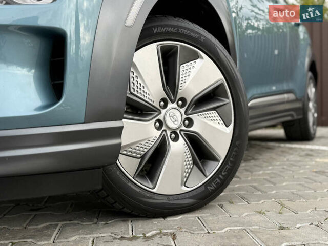 Серый Хендай Kona, объемом двигателя 0 л и пробегом 127 тыс. км за 17650 $, фото 11 на Automoto.ua