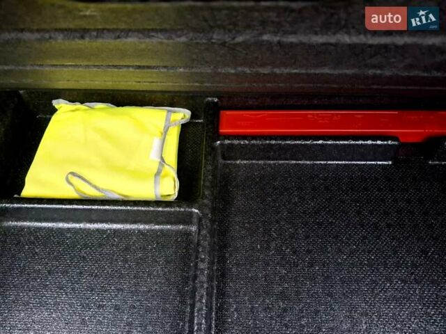 Сірий Хендай Kona, об'ємом двигуна 0 л та пробігом 114 тис. км за 17300 $, фото 29 на Automoto.ua