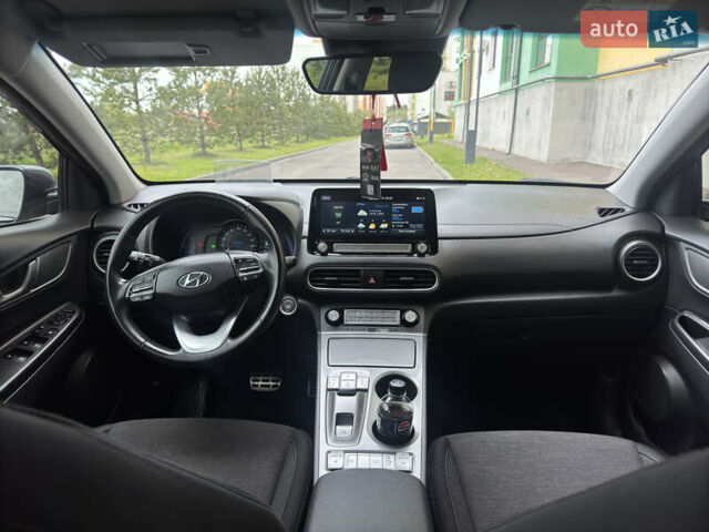 Сірий Хендай Kona, об'ємом двигуна 0 л та пробігом 65 тис. км за 17300 $, фото 15 на Automoto.ua