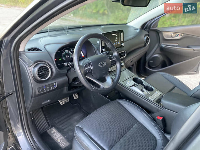 Серый Хендай Kona, объемом двигателя 0 л и пробегом 76 тыс. км за 16800 $, фото 28 на Automoto.ua