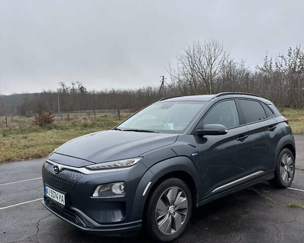 Серый Хендай Kona, объемом двигателя 0 л и пробегом 115 тыс. км за 19000 $, фото 3 на Automoto.ua