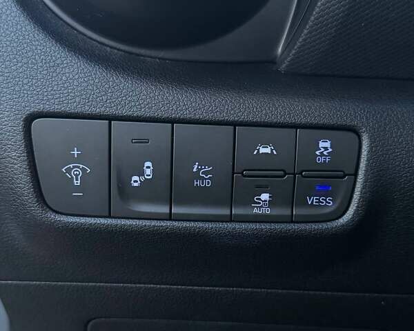 Сірий Хендай Kona, об'ємом двигуна 0 л та пробігом 113 тис. км за 17800 $, фото 16 на Automoto.ua