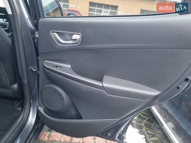 Серый Хендай Kona, объемом двигателя 0 л и пробегом 151 тыс. км за 16399 $, фото 32 на Automoto.ua