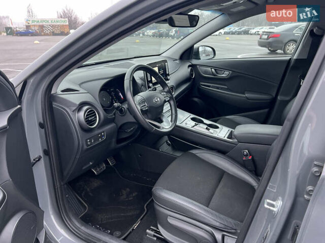 Серый Хендай Kona, объемом двигателя 0 л и пробегом 131 тыс. км за 16500 $, фото 20 на Automoto.ua