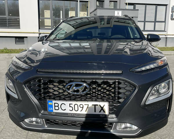 Серый Хендай Kona, объемом двигателя 2 л и пробегом 93 тыс. км за 15900 $, фото 7 на Automoto.ua