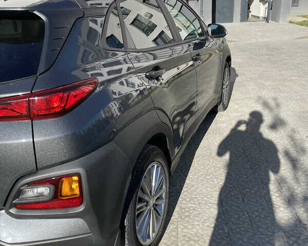 Серый Хендай Kona, объемом двигателя 2 л и пробегом 93 тыс. км за 15900 $, фото 9 на Automoto.ua