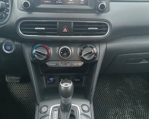 Сірий Хендай Kona, об'ємом двигуна 2 л та пробігом 112 тис. км за 14200 $, фото 28 на Automoto.ua