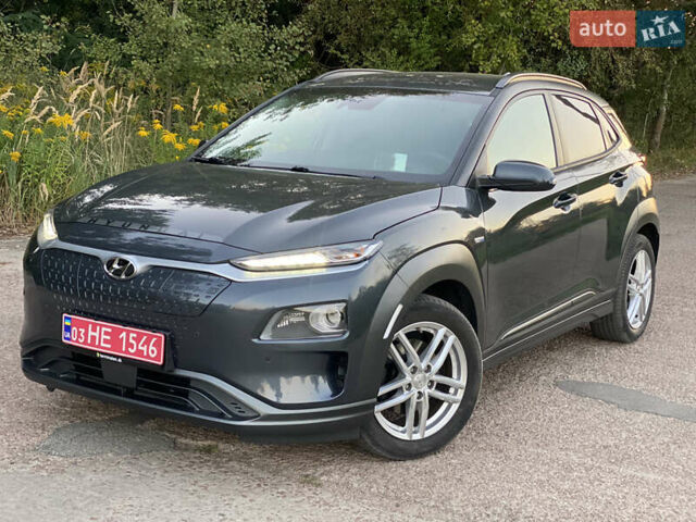 Серый Хендай Kona, объемом двигателя 0 л и пробегом 76 тыс. км за 16800 $, фото 3 на Automoto.ua