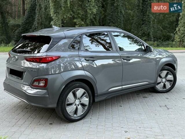 Серый Хендай Kona, объемом двигателя 0 л и пробегом 96 тыс. км за 17200 $, фото 11 на Automoto.ua