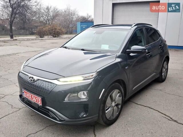 Сірий Хендай Kona, об'ємом двигуна 0 л та пробігом 114 тис. км за 17300 $, фото 5 на Automoto.ua