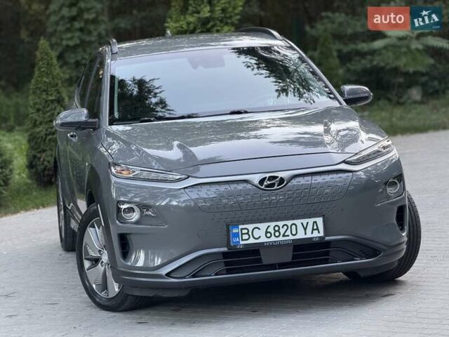 Серый Хендай Kona, объемом двигателя 0 л и пробегом 95 тыс. км за 17300 $, фото 110 на Automoto.ua