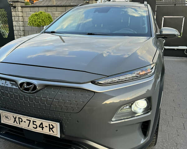 Сірий Хендай Kona, об'ємом двигуна 0 л та пробігом 89 тис. км за 16799 $, фото 86 на Automoto.ua