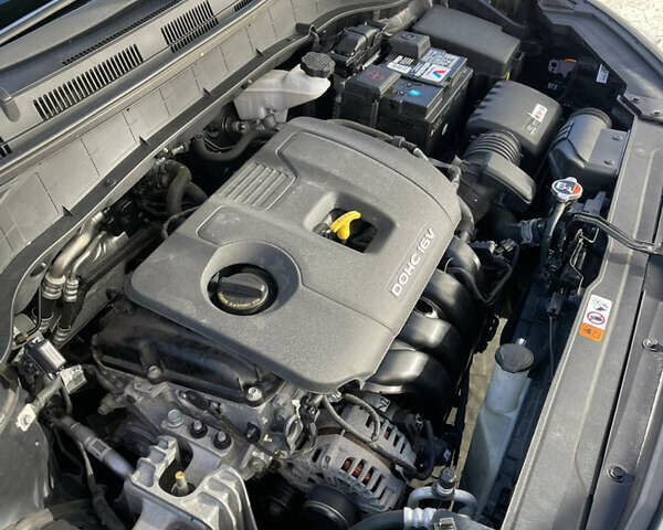 Серый Хендай Kona, объемом двигателя 2 л и пробегом 93 тыс. км за 15900 $, фото 16 на Automoto.ua