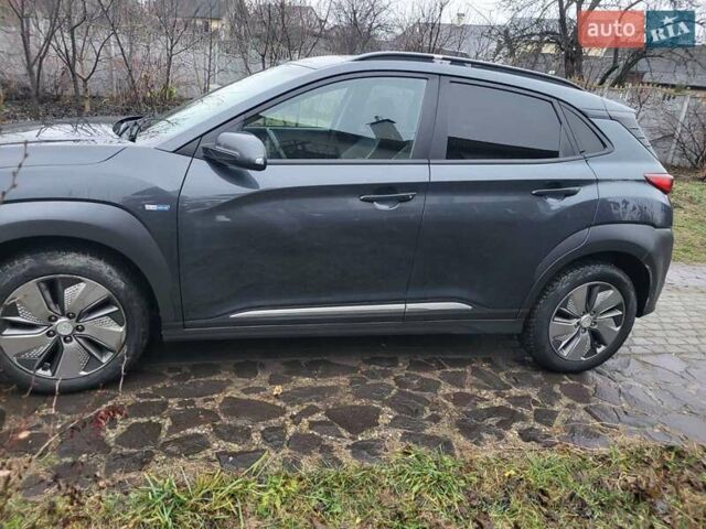 Серый Хендай Kona, объемом двигателя 0 л и пробегом 194 тыс. км за 15800 $, фото 22 на Automoto.ua