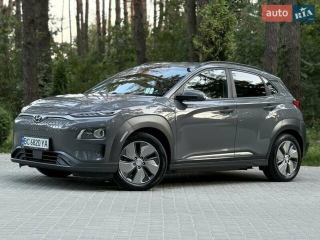 Серый Хендай Kona, объемом двигателя 0 л и пробегом 95 тыс. км за 17300 $, фото 96 на Automoto.ua