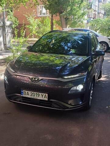 Серый Хендай Kona, объемом двигателя 0 л и пробегом 105 тыс. км за 17999 $, фото 7 на Automoto.ua