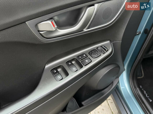 Серый Хендай Kona, объемом двигателя 0 л и пробегом 127 тыс. км за 17650 $, фото 46 на Automoto.ua
