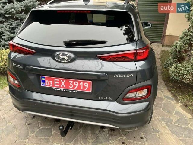 Серый Хендай Kona, объемом двигателя 0 л и пробегом 80 тыс. км за 18900 $, фото 4 на Automoto.ua