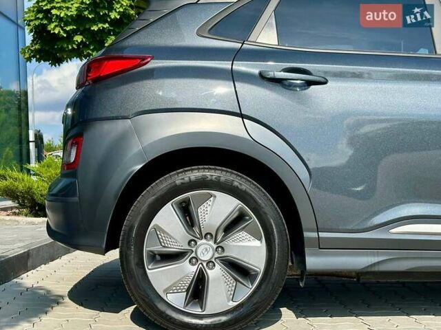 Сірий Хендай Kona, об'ємом двигуна 0 л та пробігом 137 тис. км за 16700 $, фото 7 на Automoto.ua