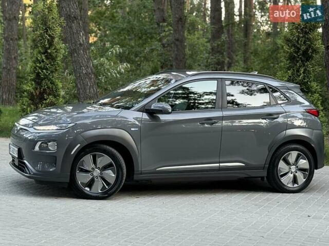 Серый Хендай Kona, объемом двигателя 0 л и пробегом 95 тыс. км за 17300 $, фото 22 на Automoto.ua