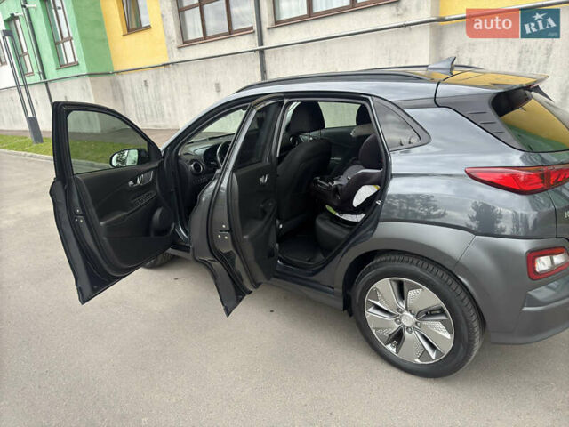 Сірий Хендай Kona, об'ємом двигуна 0 л та пробігом 65 тис. км за 17300 $, фото 34 на Automoto.ua