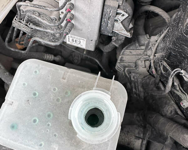 Серый Хендай Kona, объемом двигателя 0 л и пробегом 115 тыс. км за 19000 $, фото 38 на Automoto.ua