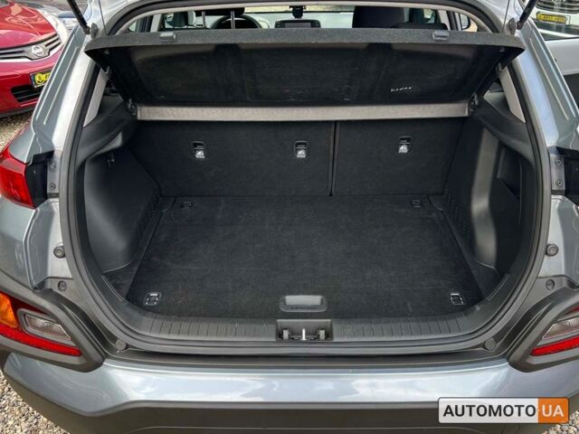 Серый Хендай Kona, объемом двигателя 2 л и пробегом 106 тыс. км за 17600 $, фото 6 на Automoto.ua