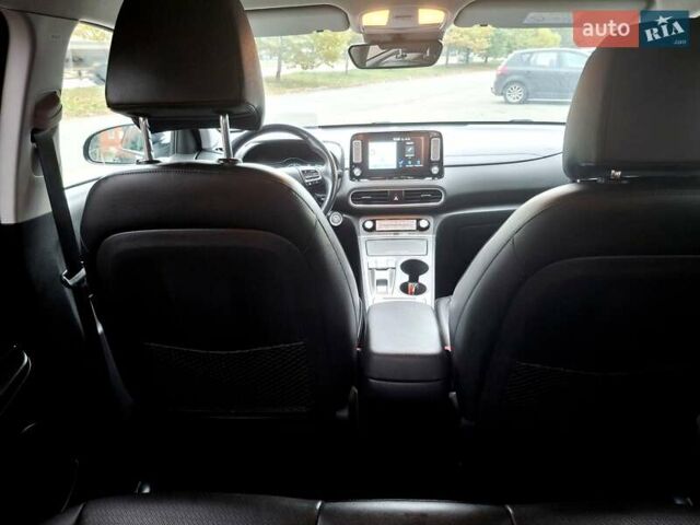 Хендай Kona 2019 в Днепре (Днепропетровске) на Automoto.ua Серый Хендай Kona, объемом двигателя 0 л и пробегом 130 тыс. км за 17400 $, фото 24 на Automoto.ua