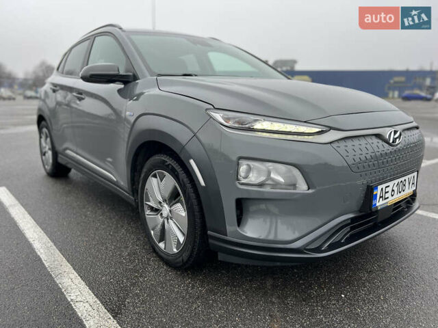 Серый Хендай Kona, объемом двигателя 0 л и пробегом 131 тыс. км за 16500 $, фото 5 на Automoto.ua
