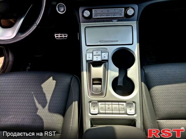 Серый Хендай Kona, объемом двигателя 0 л и пробегом 110 тыс. км за 17200 $, фото 9 на Automoto.ua