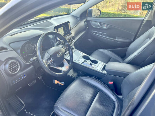 Серый Хендай Kona, объемом двигателя 0 л и пробегом 95 тыс. км за 17500 $, фото 50 на Automoto.ua