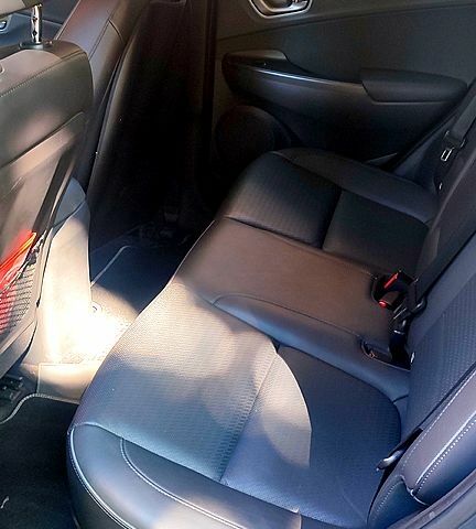 Серый Хендай Kona, объемом двигателя 0 л и пробегом 105 тыс. км за 17999 $, фото 7 на Automoto.ua