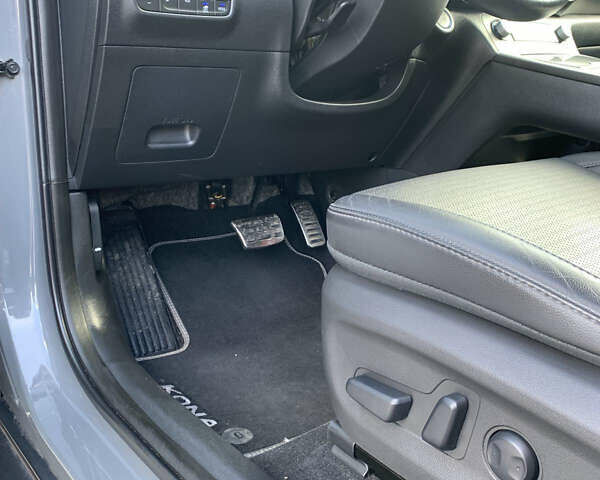 Сірий Хендай Kona, об'ємом двигуна 0 л та пробігом 82 тис. км за 16900 $, фото 7 на Automoto.ua