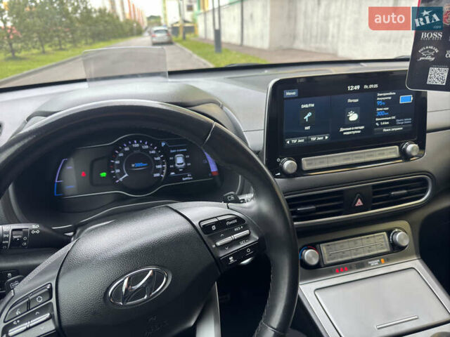 Сірий Хендай Kona, об'ємом двигуна 0 л та пробігом 65 тис. км за 17300 $, фото 46 на Automoto.ua