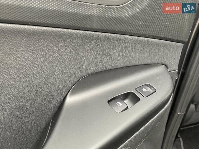 Сірий Хендай Kona, об'ємом двигуна 0 л та пробігом 115 тис. км за 18700 $, фото 25 на Automoto.ua