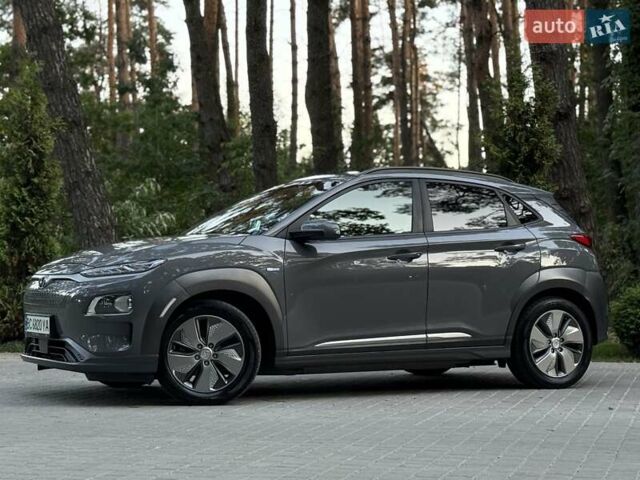 Серый Хендай Kona, объемом двигателя 0 л и пробегом 95 тыс. км за 17300 $, фото 100 на Automoto.ua