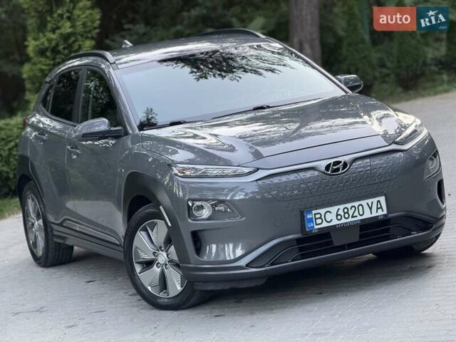Серый Хендай Kona, объемом двигателя 0 л и пробегом 95 тыс. км за 17300 $, фото 112 на Automoto.ua