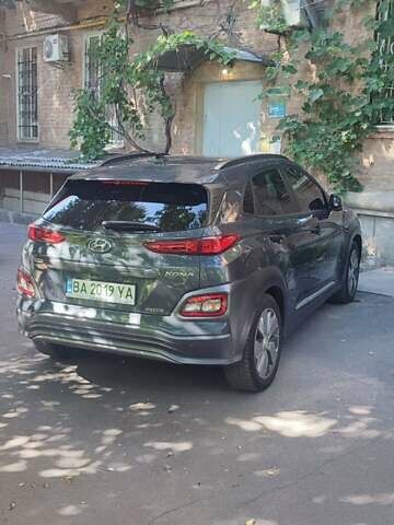 Серый Хендай Kona, объемом двигателя 0 л и пробегом 105 тыс. км за 17999 $, фото 12 на Automoto.ua