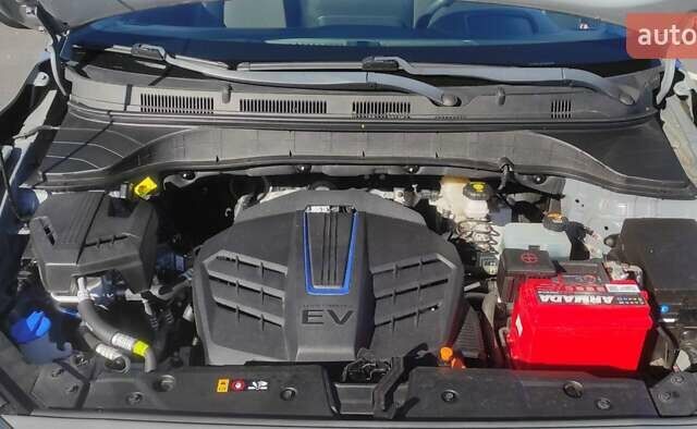 Сірий Хендай Kona, об'ємом двигуна 0 л та пробігом 71 тис. км за 17500 $, фото 21 на Automoto.ua