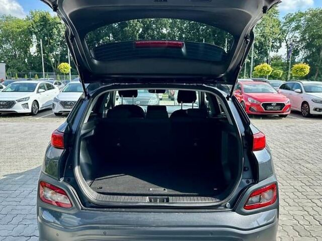 Серый Хендай Kona, объемом двигателя 0 л и пробегом 137 тыс. км за 16700 $, фото 36 на Automoto.ua