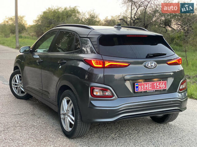 Серый Хендай Kona, объемом двигателя 0 л и пробегом 76 тыс. км за 16800 $, фото 12 на Automoto.ua