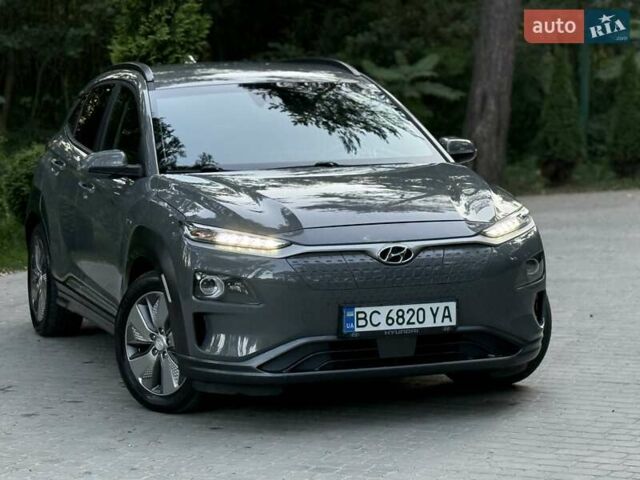 Серый Хендай Kona, объемом двигателя 0 л и пробегом 95 тыс. км за 17300 $, фото 1 на Automoto.ua