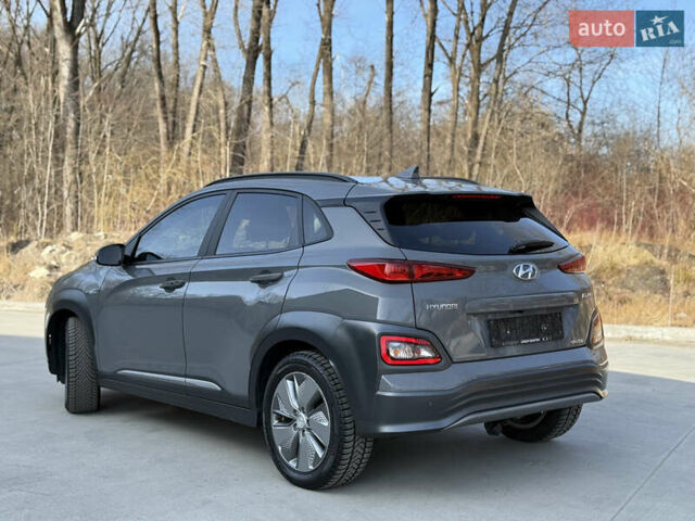 Серый Хендай Kona, объемом двигателя 0 л и пробегом 90 тыс. км за 16750 $, фото 8 на Automoto.ua