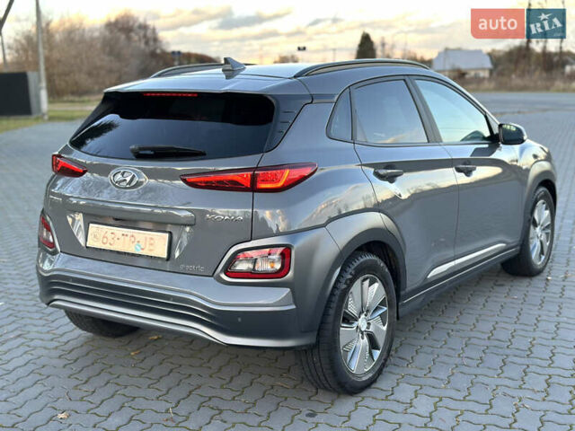 Серый Хендай Kona, объемом двигателя 0 л и пробегом 126 тыс. км за 17300 $, фото 22 на Automoto.ua