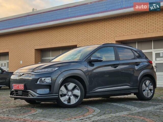 Серый Хендай Kona, объемом двигателя 0 л и пробегом 151 тыс. км за 16399 $, фото 4 на Automoto.ua