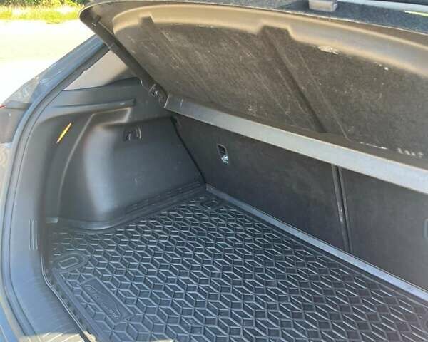 Сірий Хендай Kona, об'ємом двигуна 0 л та пробігом 97 тис. км за 16500 $, фото 1 на Automoto.ua