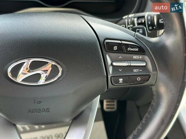 Сірий Хендай Kona, об'ємом двигуна 0 л та пробігом 137 тис. км за 16700 $, фото 19 на Automoto.ua